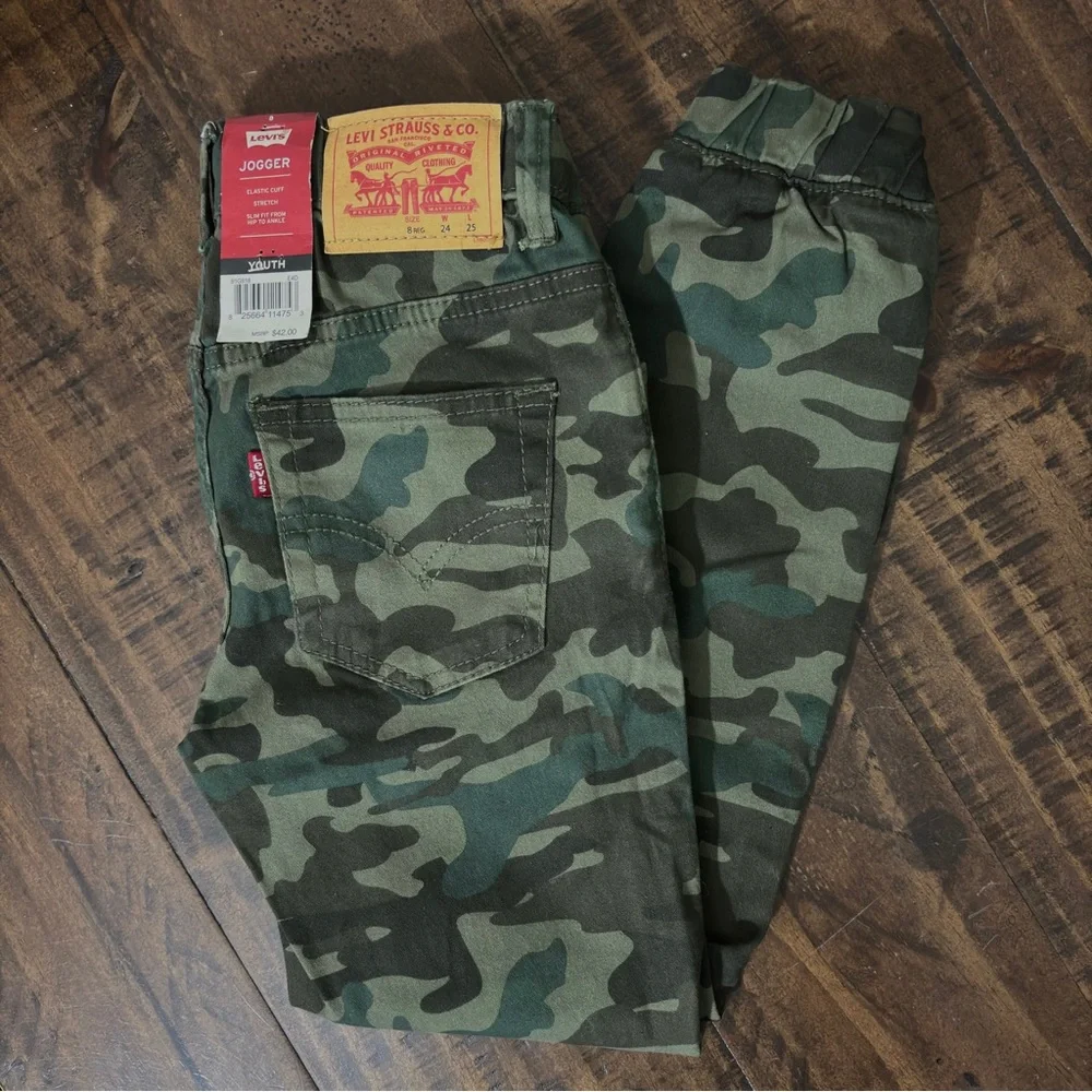 Levi's Youth New Camouflage Twill Joggers/Jeans Green Camo Size 8
